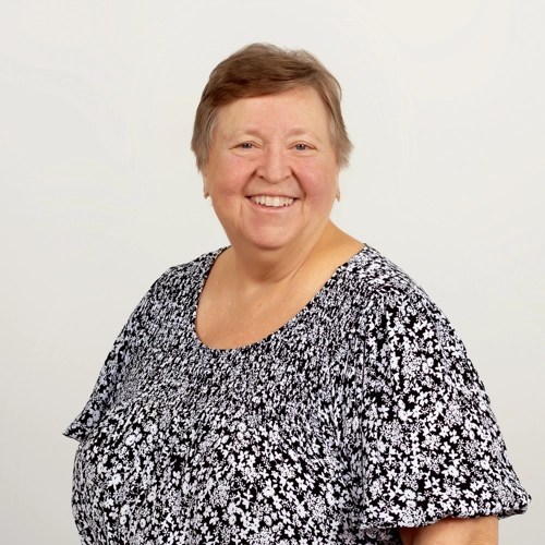 Carolyn McAtee Voices of Peace Lead Vocalist